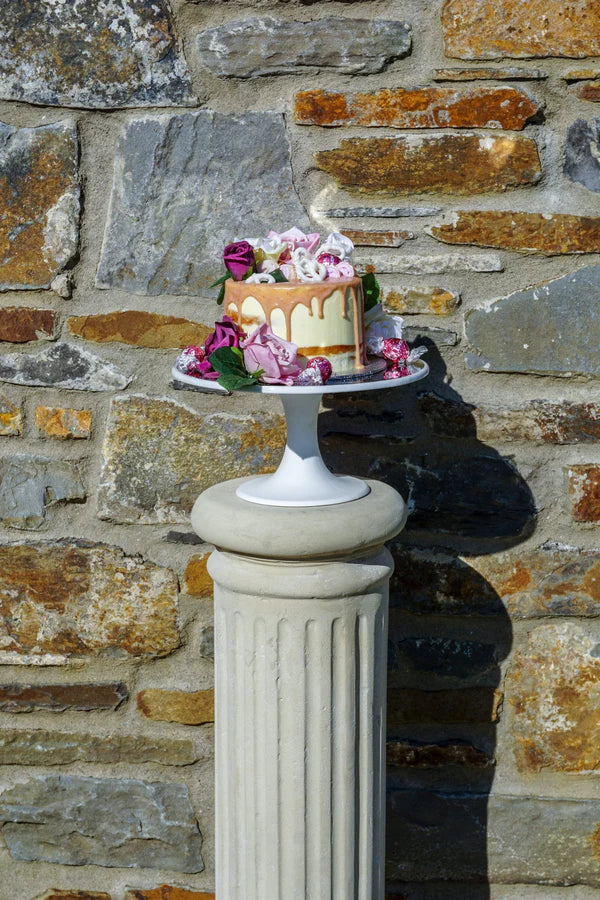 Home Décor - Urns and Pillars