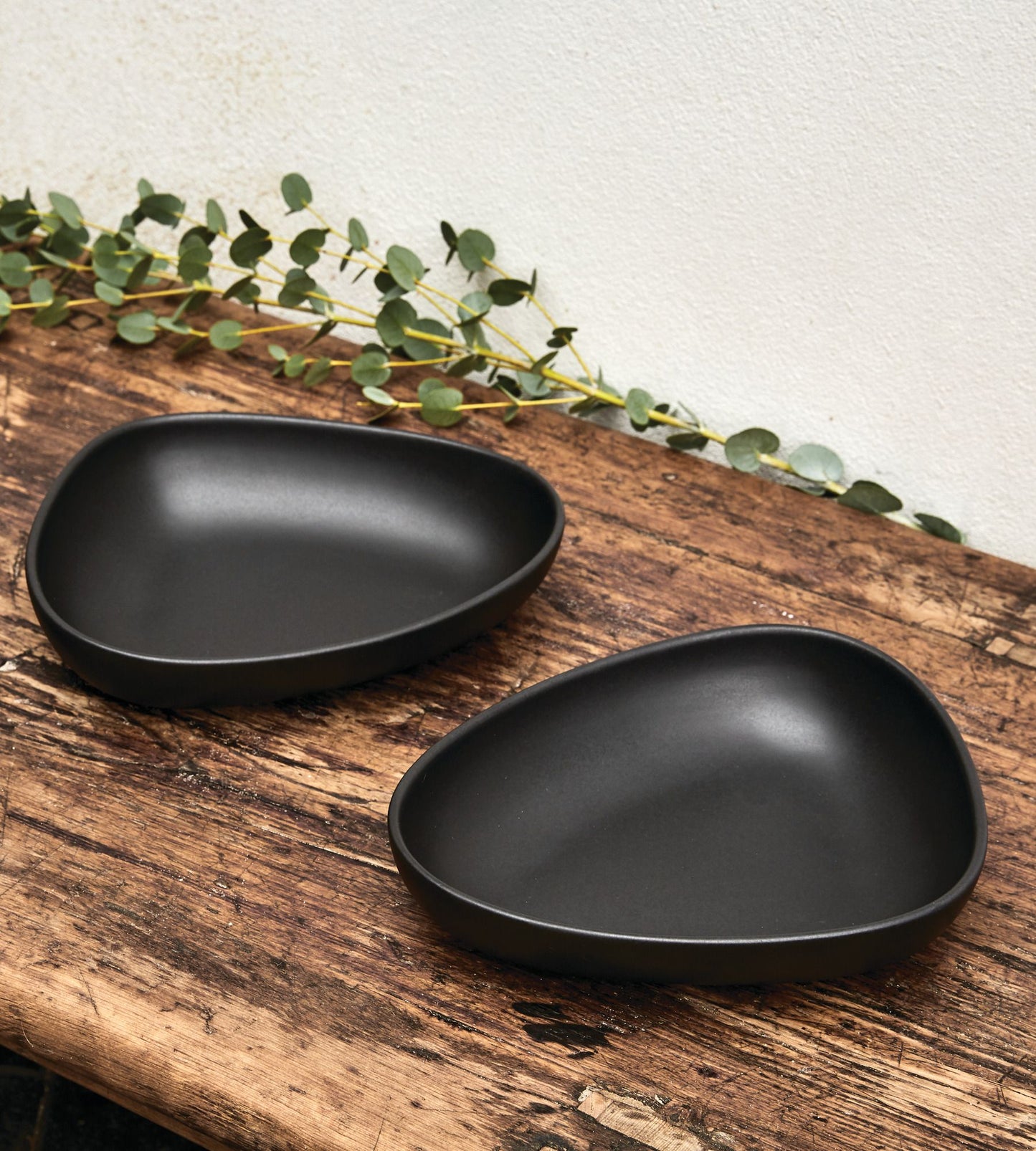Stoneware Deep Curve Plate Sand 22cm