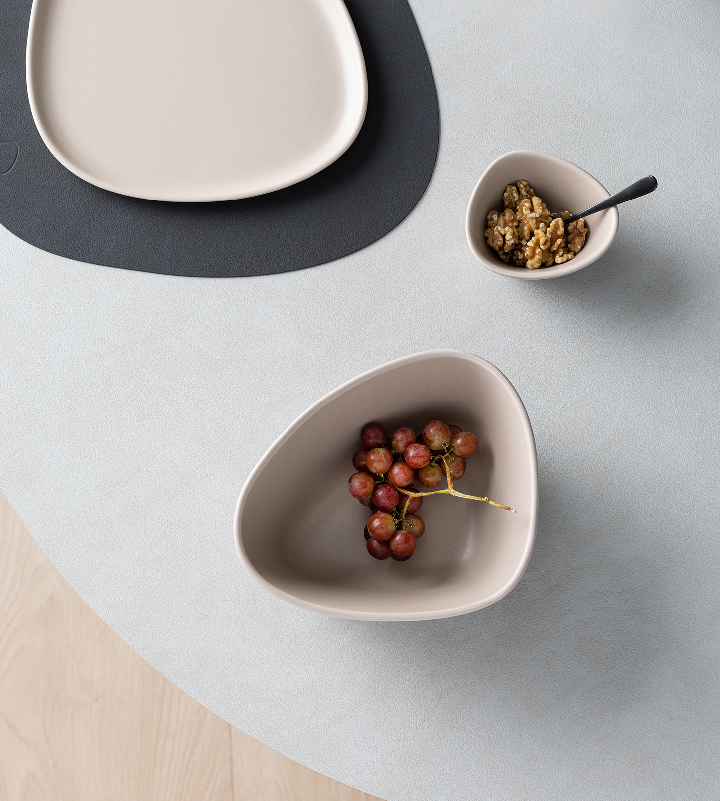 Stoneware Curve Bowl Black 22cm