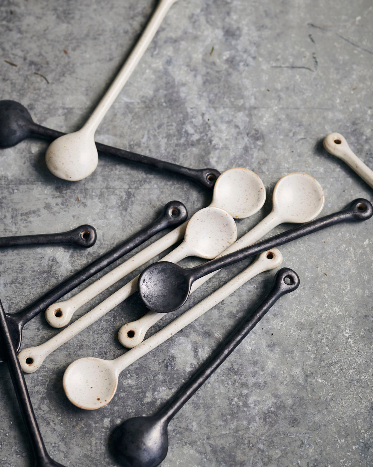 Pion Grey / White Spoon